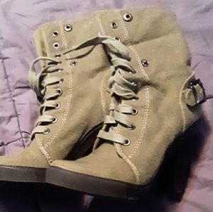 🌺ALDO olive green boots🔥